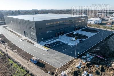 Warehouse, 4.500 m<sup>2</sup> + 470 m<sup>2</sup>