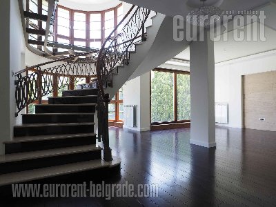 Kuća, 400 m<sup>2</sup>