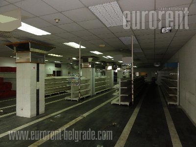 Poslovni prostor, 3.745 m<sup>2</sup> + 5 ari